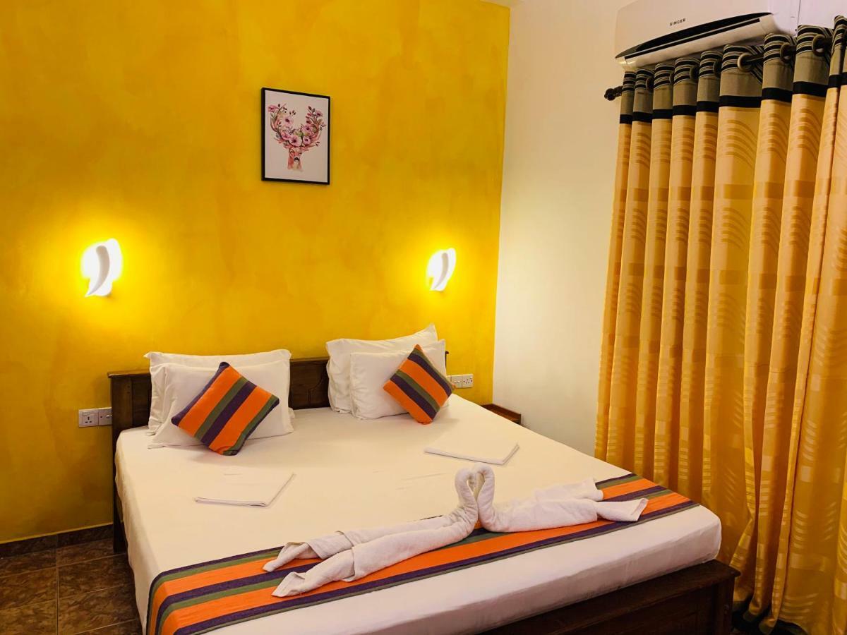 Sam'S Guest House Unawatuna Exterior foto